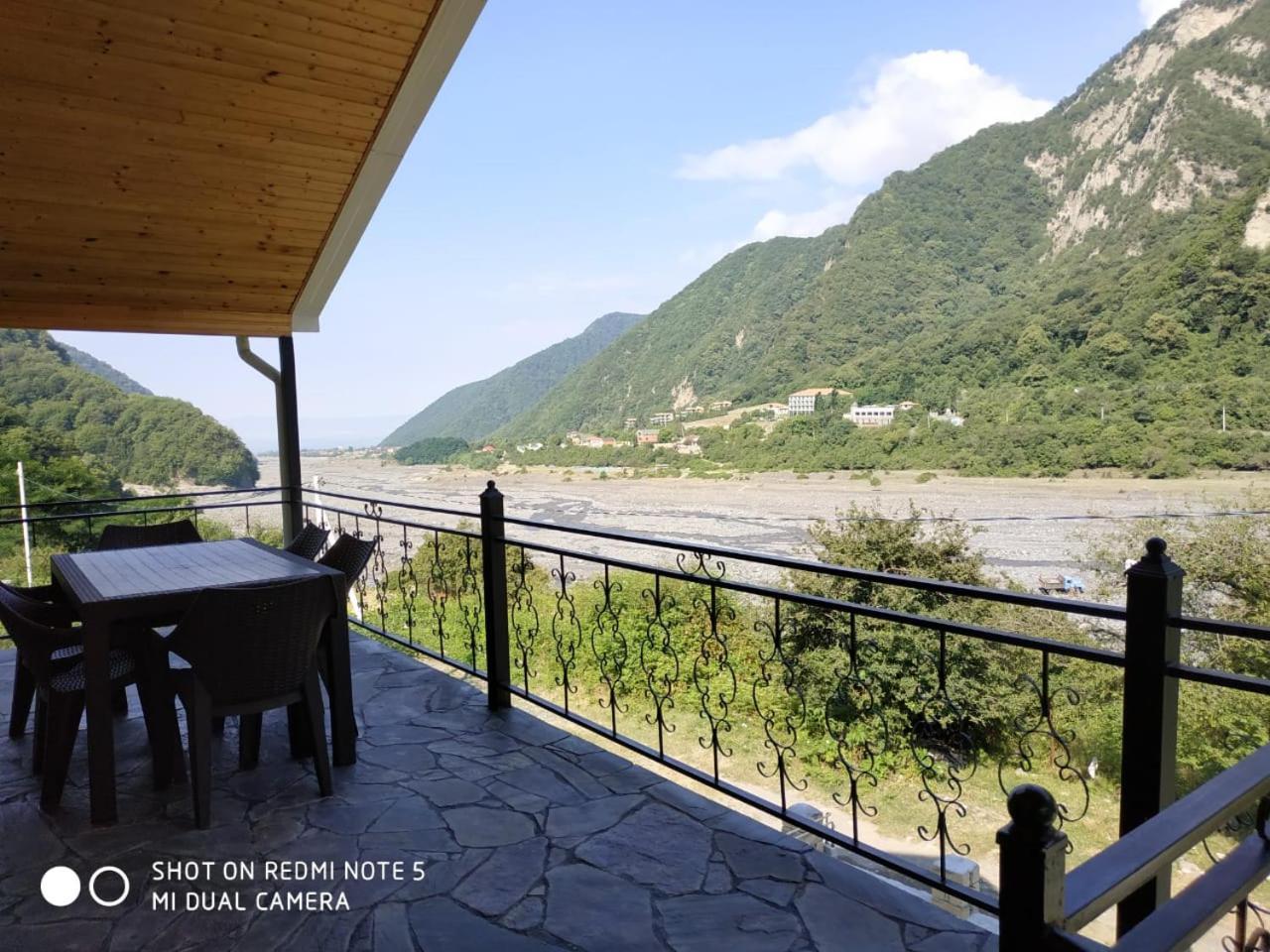 Qax Ilisu Villa Екстериор снимка